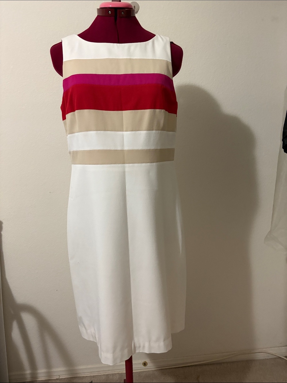 White House Black Market Sleeveless Size 6 Shift Dress fully lined concealed zip